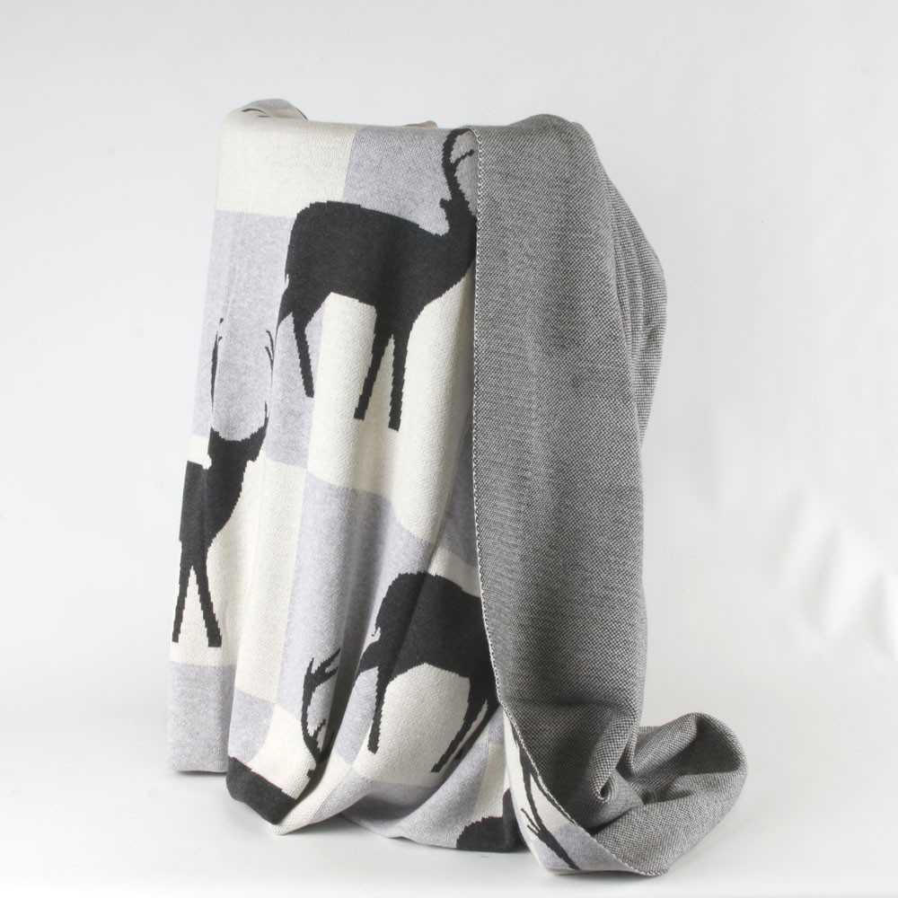 Plaid CERFS sur fond damiers Gris/écru 160 x 130 cm