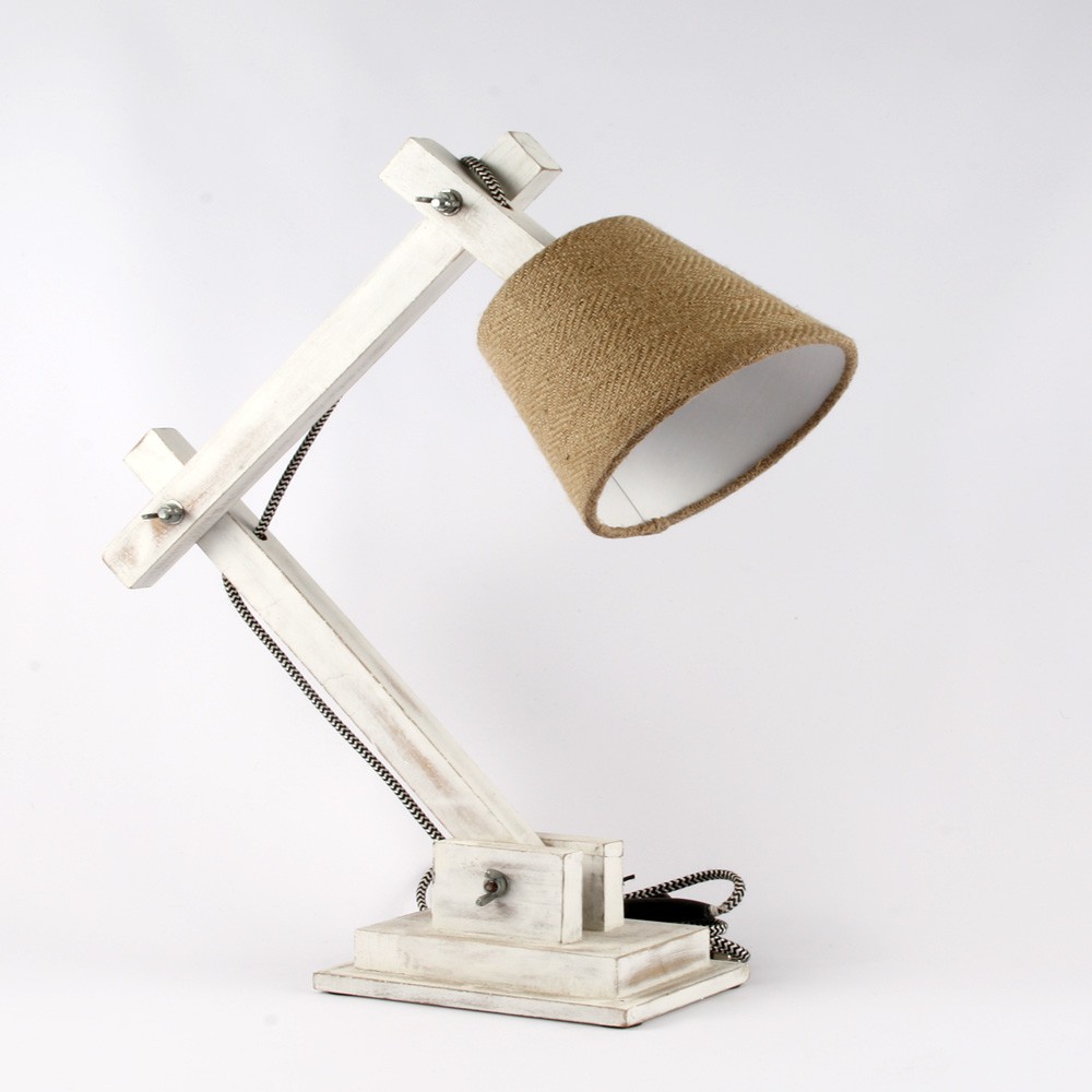 Lampe en bois blanc patiné 