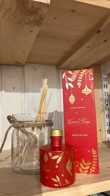 Diffuseur Bâtons à parfum Collection NOËL 100ml Marché de Noël - LES LUMIERES DU TEMPS 